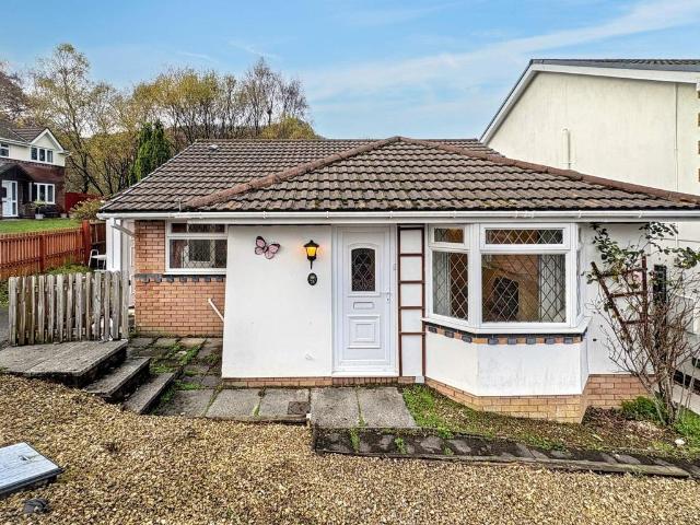 House for sale in Pentre, Ton Pentre
