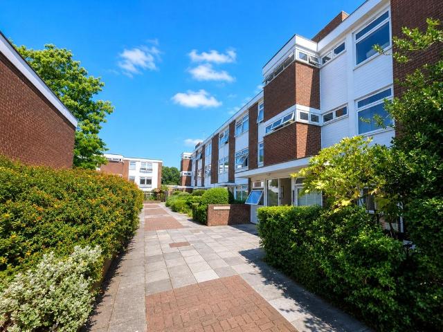 House for sale in Kidbrooke, Greater London