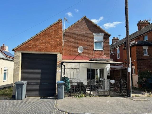 House for sale in Felixstowe, Eastbridge