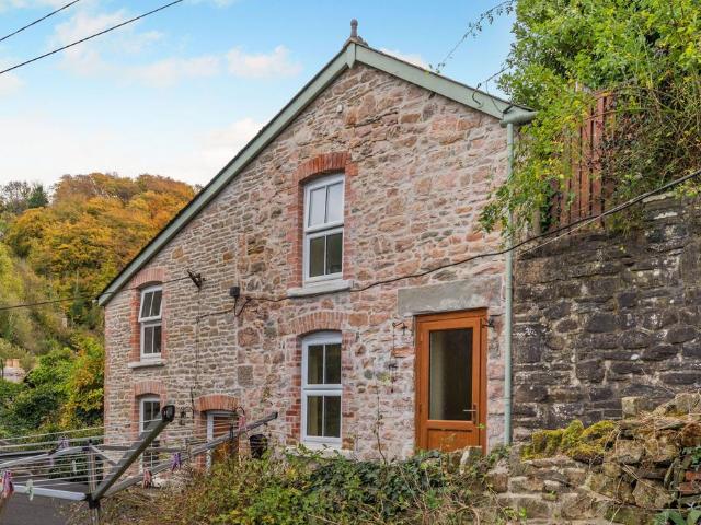 House for sale in Bromsberrow Heath, Gloucestershire