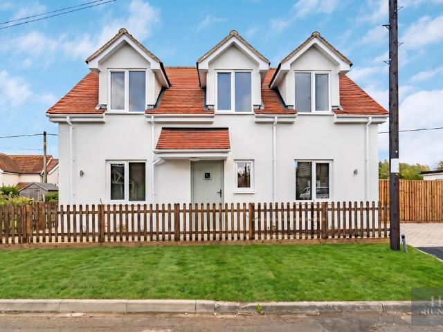 House for sale in Lewknor, South Oxfordshire