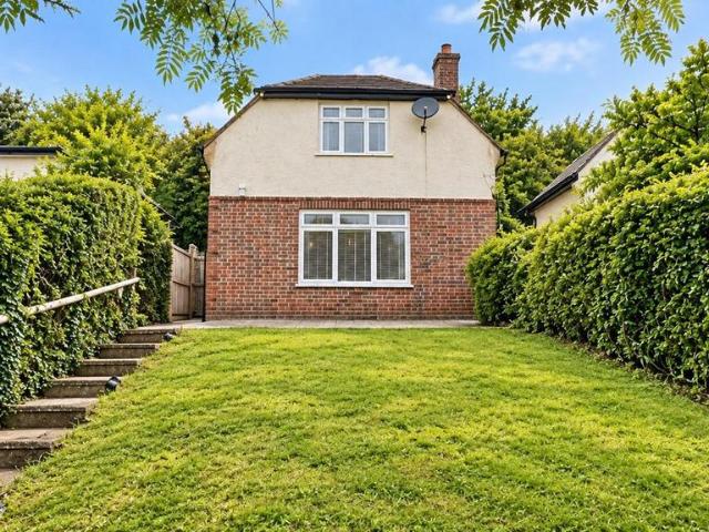 House for sale in Hillview, Surrey