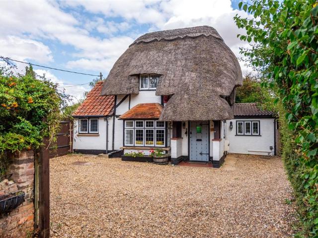 House for sale in Weston Turville