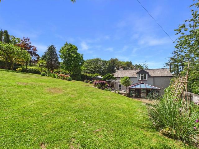 House for sale in Weir Quay, Devon