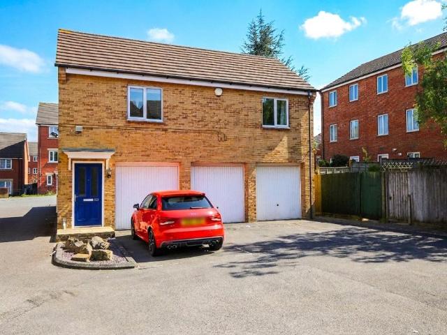 Flat for sale in Horfield, Feckenham