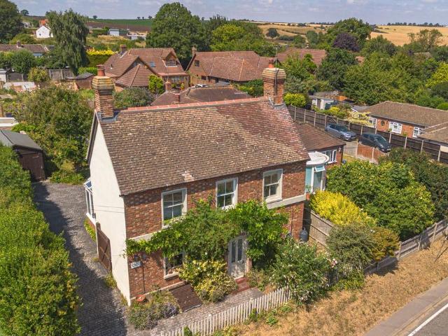 House for sale in Chearsley, Buckinghamshire