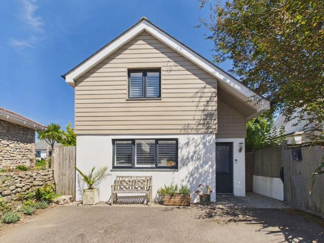 House for sale in Mount Ambrose, Cornwall