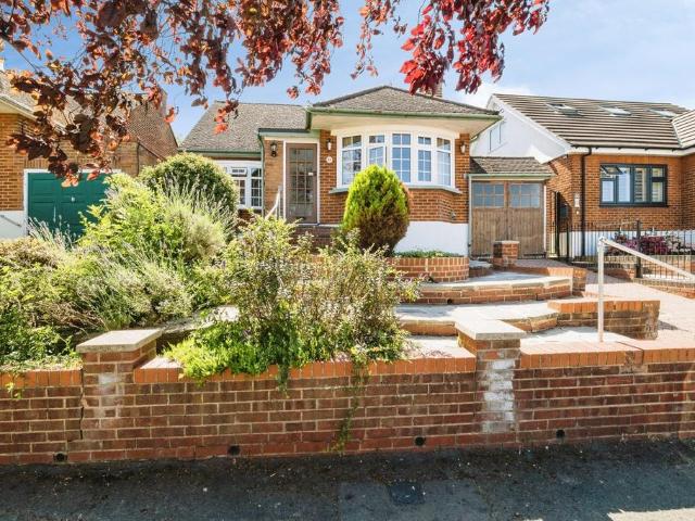 House for sale in Chigwell, Epping