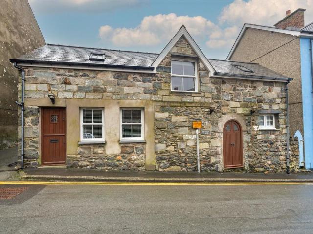 House for sale in Criccieth