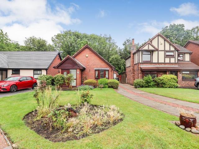 House for sale in Burtonwood and Westbrook, Warrington