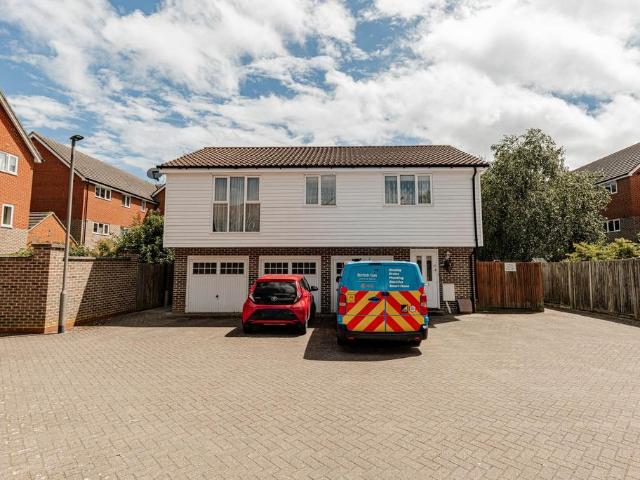 Flat for sale in Oad Street, Kent