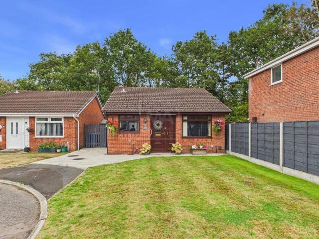 House for sale in Burtonwood and Westbrook, Warrington