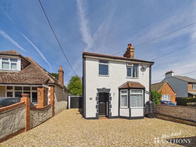 House for sale in Stoke Mandeville, Buckinghamshire
