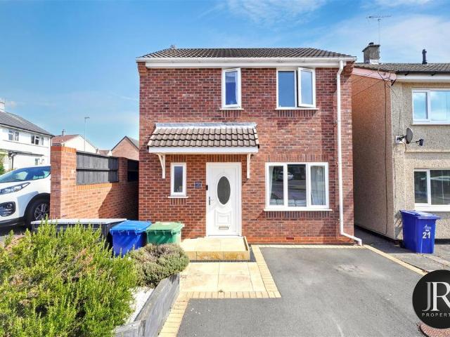 House for sale in Broomhill, Chadsmoor