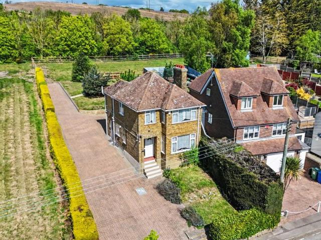 House for sale in Oad Street, Kent