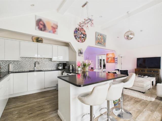 House for sale in Leighton-Linslade, Heath And Reach