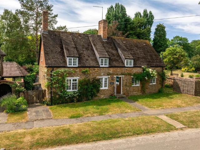 House for sale in Ashby St Ledgers, Northamptonshire