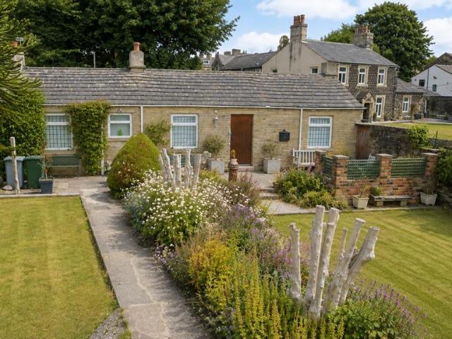 House for sale in Oakenshaw, Bradford