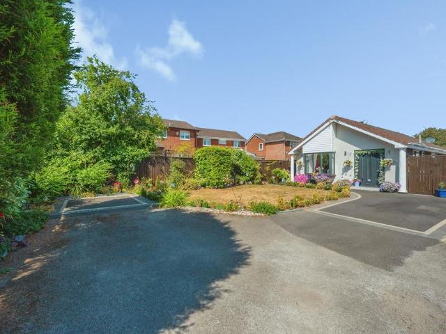 House for sale in Kettlebrook, Staffordshire