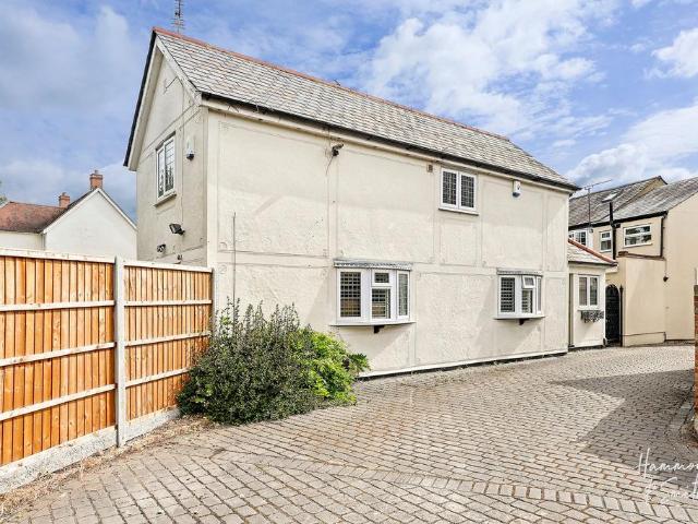 House for sale in Ongar, Epping