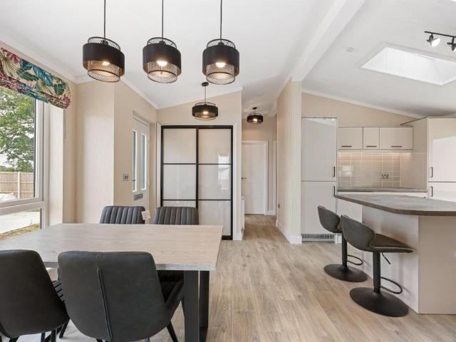 Park Home for sale in Dale Hill, Essex