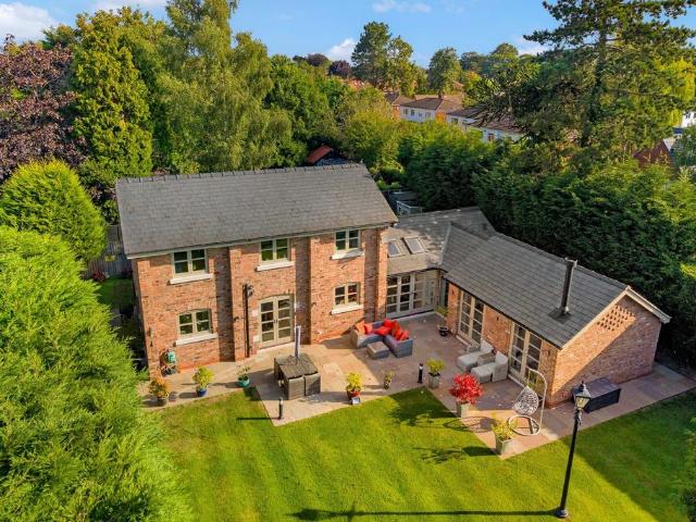 House for sale in Knutsford