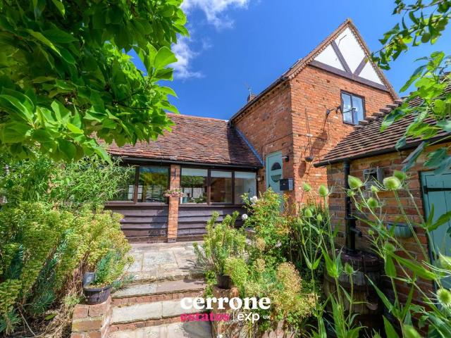 House for sale in Hanbury, Crookhill