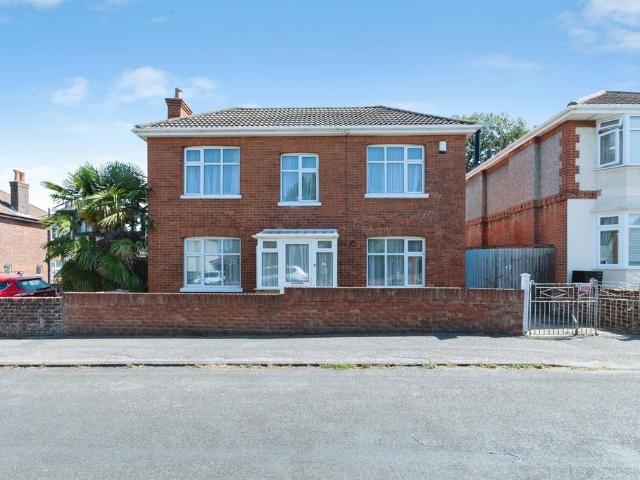 House for sale in Talbot Village, Bournemouth