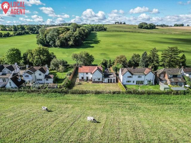 House for sale in The Butts, Kent