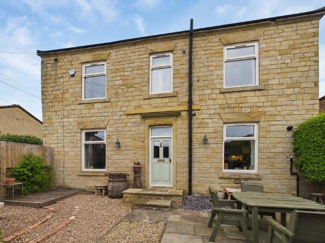 House for sale in Firthcliffe, Gomersal