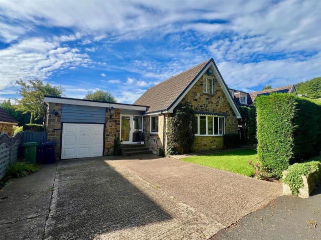 House for sale in Armitage Bridge, Kirklees