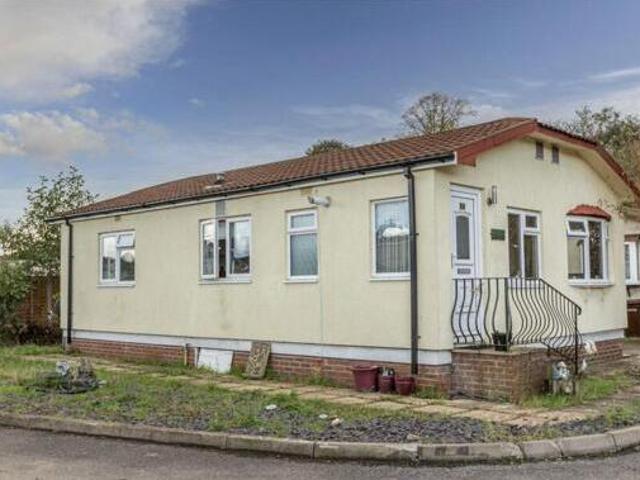 House for sale in Addlestone, Runnymede