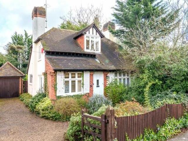 House for sale in Ascot