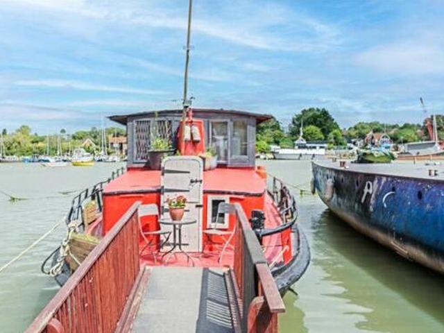 House for sale in Dale Hill, Essex