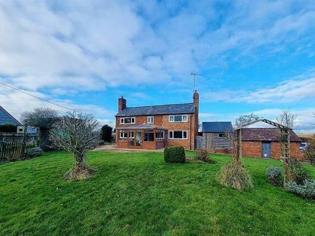 House for sale in Sandpits