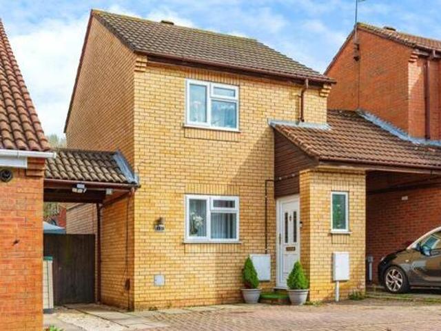 House for sale in Northampton, Northamptonshire