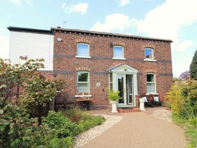 House for sale in Birkenhead, Liverpool City Region