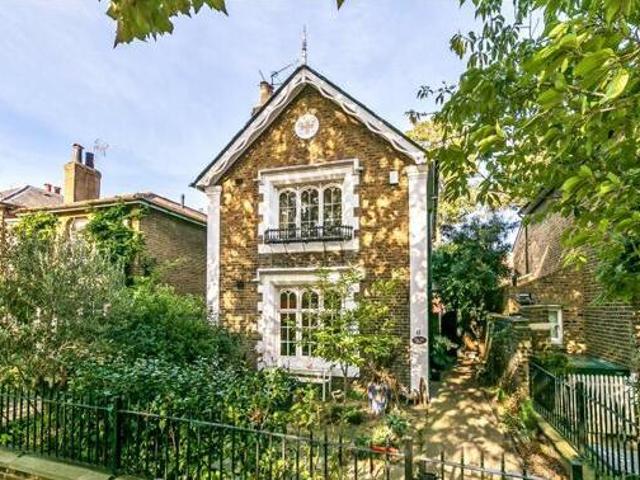 House for sale in Deepcut, Surrey