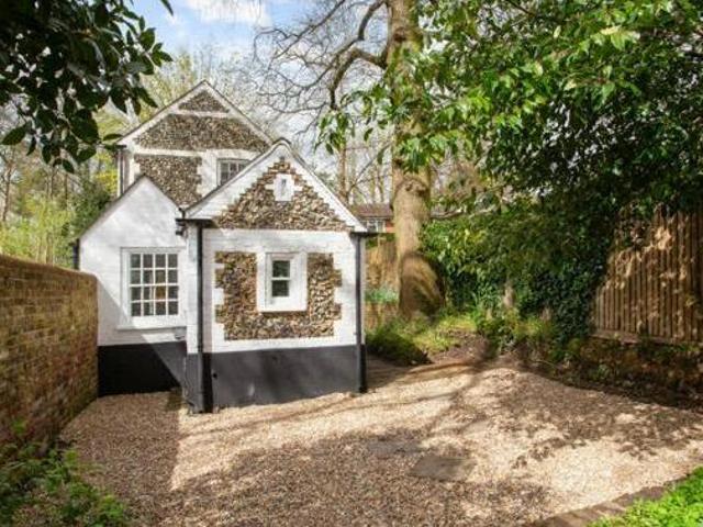 House for sale in Batchworth, Hertfordshire