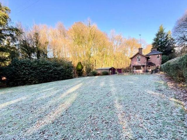 House for sale in Stone, Baswich