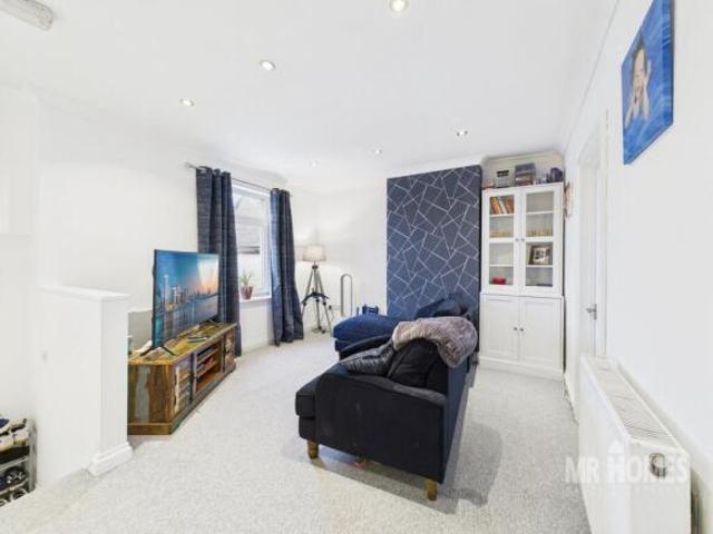 Flat for sale in Roath, Wales