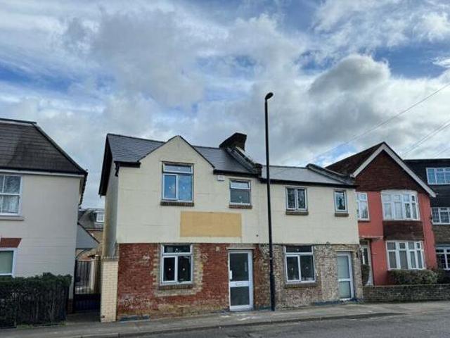 House for sale in Lambourn, West Berkshire