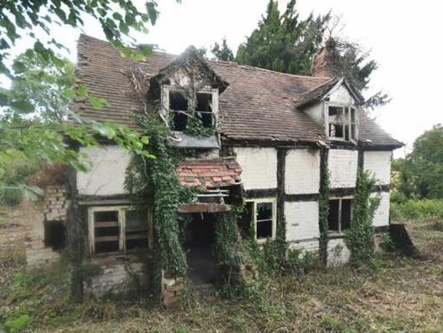 House for sale in Dines Green, Worcestershire