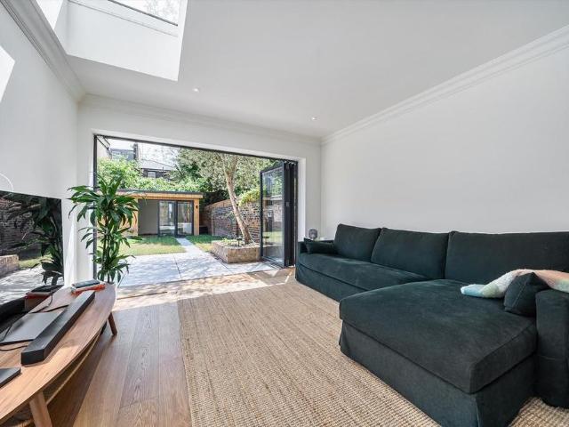 House for rent in St. John's Wood, Greater London