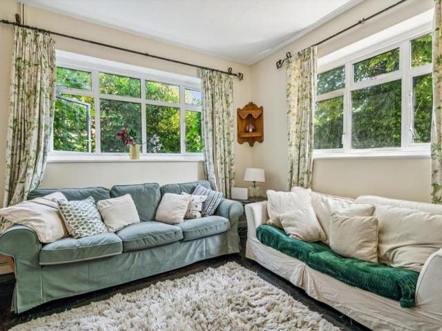 House for rent in London Borough of Merton, Raynes Park
