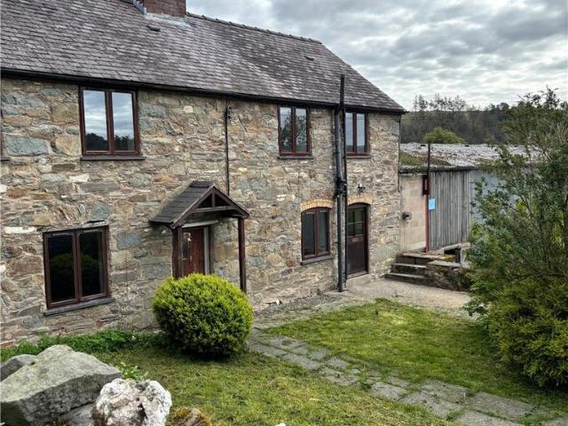 House for rent in Llanarmon Dyffryn Ceiriog, Wales