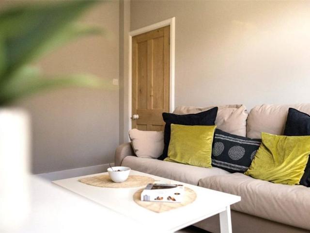 House for rent in Holywell, Eastbourne