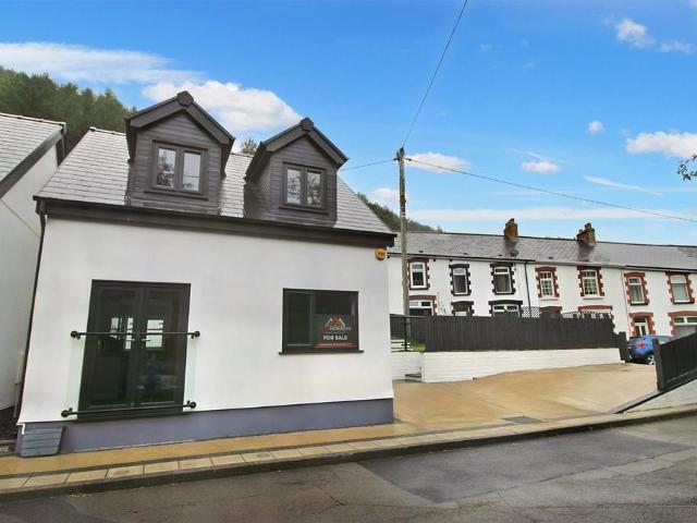 House for rent in Deri, Wales