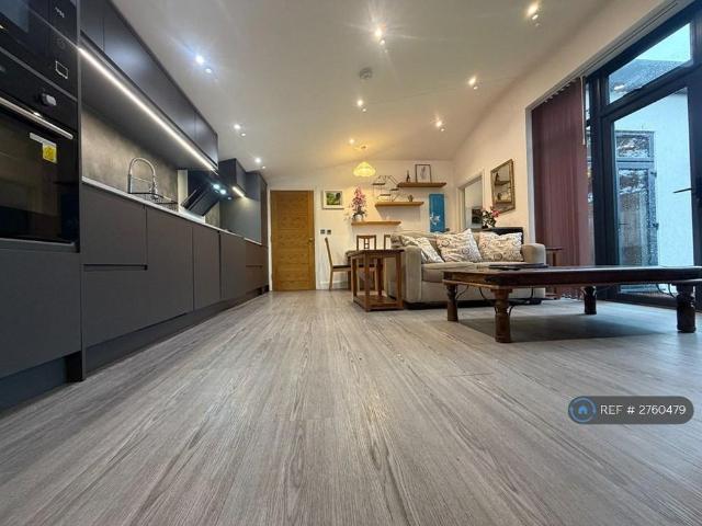 House for rent in Barnwell, Arbury