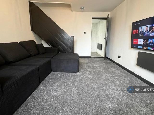 House for rent in Civic Centre, Falcon Lodge